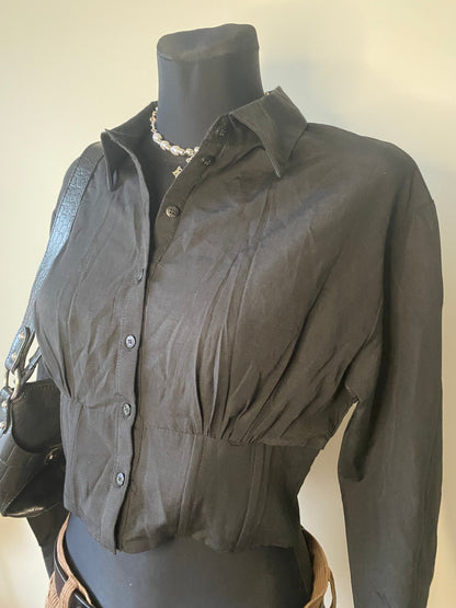 Black button-up long sleeve cropped shirt
