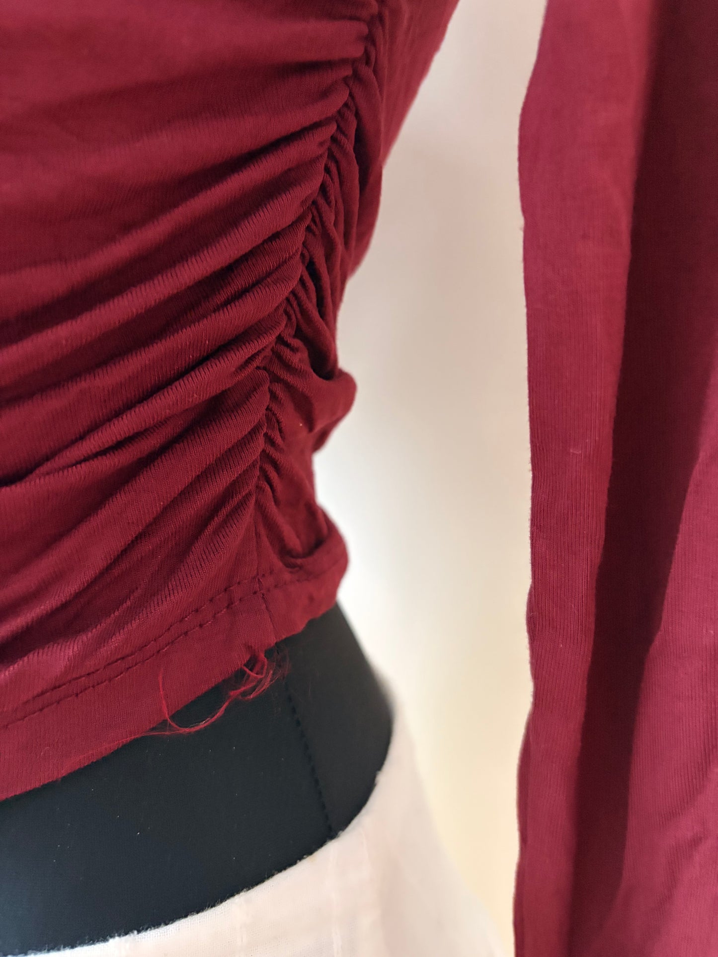 Bordo straight neck long-sleeve top
