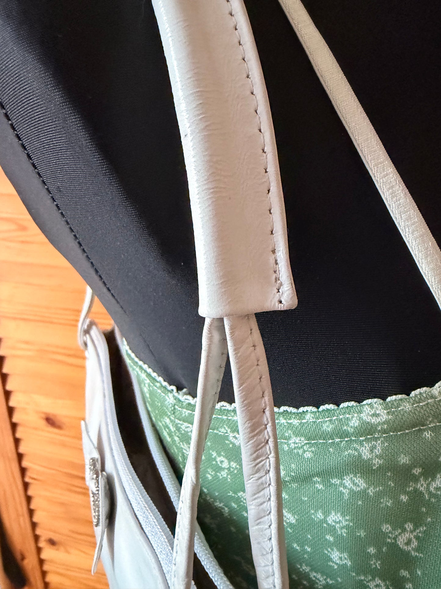 Vintage Y2K Cream Shoulder Bag with Rhinestone Heart Bow Accent