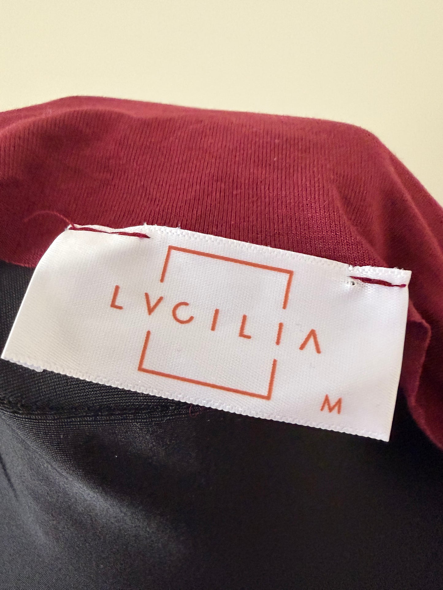Bordo straight neck long-sleeve top