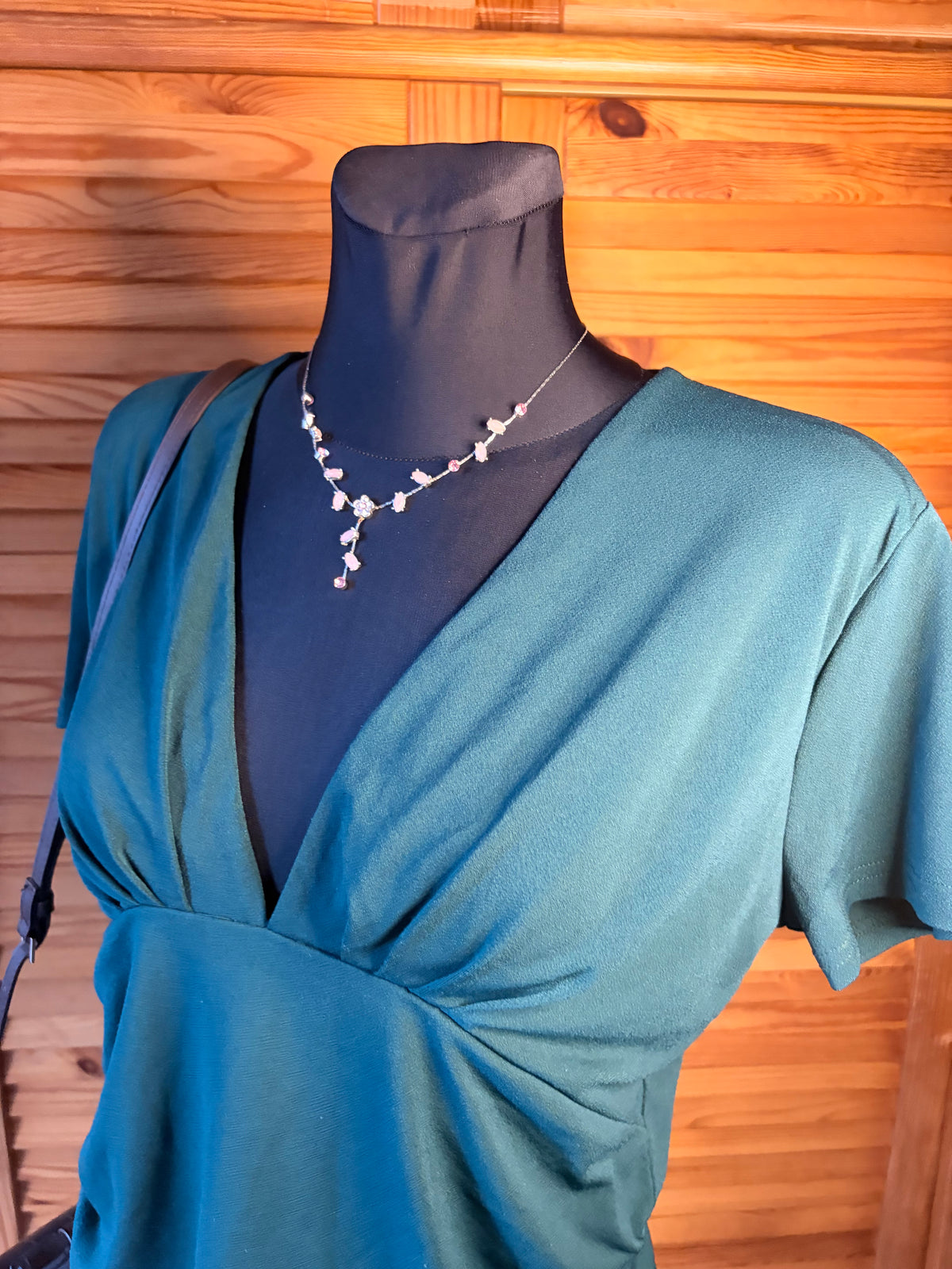 Elegant Deep V-Neck Emerald Green Top – Flattering Empire Waist Short Sleeve Blouse
