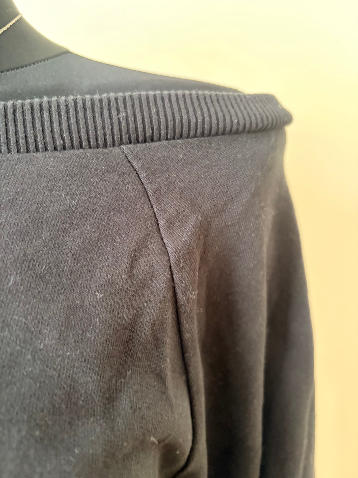 Vintage black off-shoulder tie-up sweatshirt